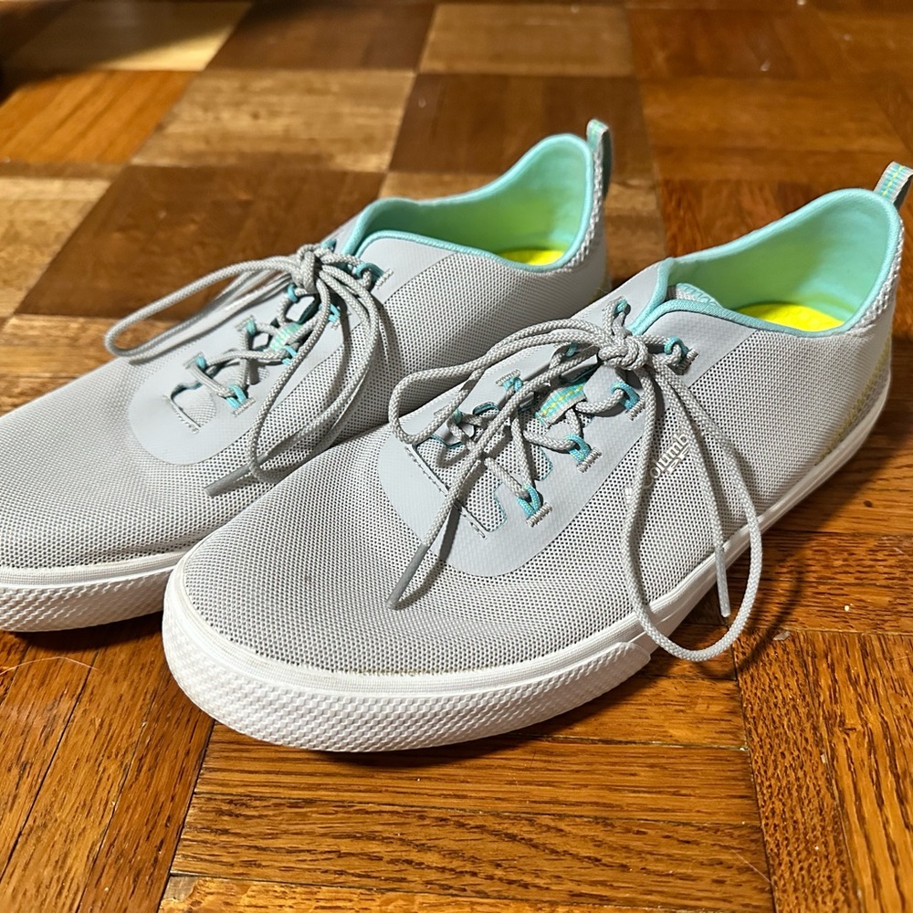 Columbia Gray and Teal Casual Sneakers